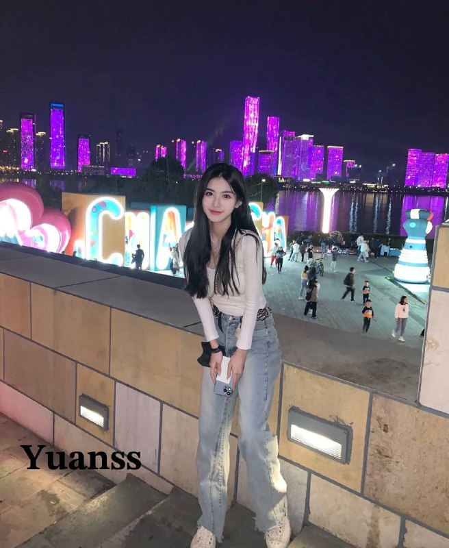 姗姗168 46🐻C极品  洋气白纯  新人在线皮肤透白亮的发光•02年 高情商 高素质 颜值在线•热情活泼百变女友fell 得到就是赚到•初恋女友Feel~体验感好评咨询热线：@AnnaGJ168