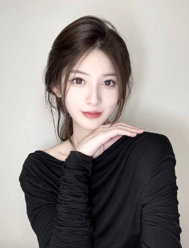 姗姗168 46🐻C极品  洋气白纯  新人在线皮肤透白亮的发光•02年 高情商 高素质 颜值在线•热情活泼百变女友fell 得到就是赚到•初恋女友Feel~体验感好评咨询热线：@AnnaGJ168