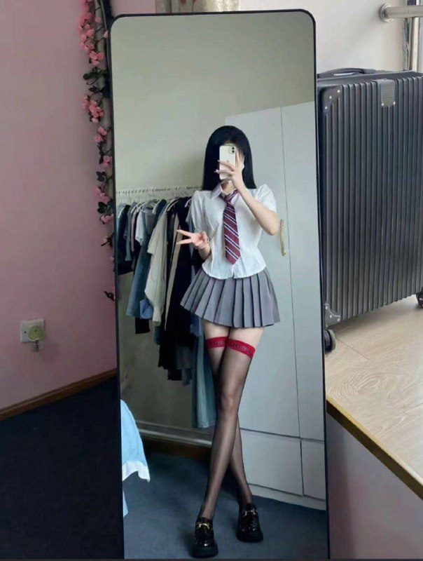 粥粥05年 学妹 身高167cm 体重47kg🐻C可以配合 69白白净净 打扮时尚 情商高 主动热情 服务好配合度高！咨询热线：@AnnaGJ168