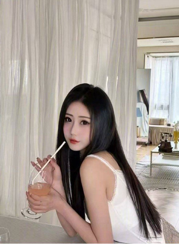 粥粥05年 学妹 身高167cm 体重47kg🐻C可以配合 69白白净净 打扮时尚 情商高 主动热情 服务好配合度高！咨询热线：@AnnaGJ168