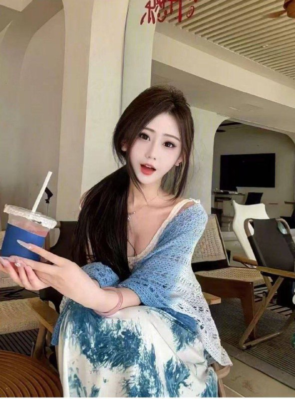 粥粥05年 学妹 身高167cm 体重47kg🐻C可以配合 69白白净净 打扮时尚 情商高 主动热情 服务好配合度高！咨询热线：@AnnaGJ168