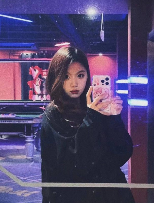 崽崽净身高165体重95斤🐻C 脸型小 属于穿衣显瘦 脱衣有肉 嫩出水 三点粉 可舌吻咨询热线：@AnnaGJ168