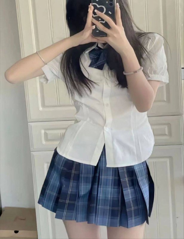 丢丢05年  学生兼职身高158cm 体重42kg 胸B可以配合舌吻 69刚下水 特别紧 甜美可爱 自带Jk黑丝 萝莉首选咨询热线：@AnnaGJ168