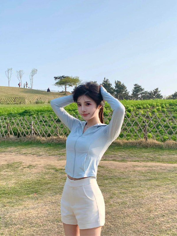 语语170全身雪白雪白体重90白瘦幼，s身材，长细幺，透白粉嫩可纯可欲女友款超甜美，专业素质强 完美初恋，高度配合乖巧听话小纯纯真实05，不無整高白甜款咨询热线：@AnnaGJ168