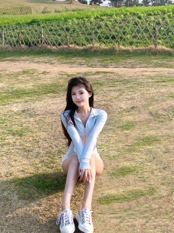 语语170全身雪白雪白体重90白瘦幼，s身材，长细幺，透白粉嫩可纯可欲女友款超甜美，专业素质强 完美初恋，高度配合乖巧听话小纯纯真实05，不無整高白甜款咨询热线：@AnnaGJ168