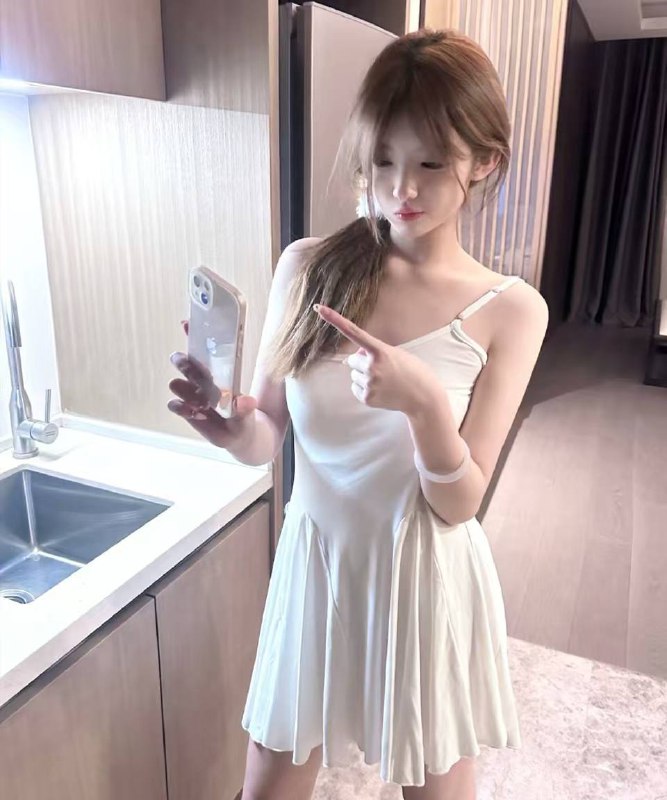 Cc身高：160cm体重：40g胸围：B06兼职学生 年龄小 听话懂事 各种姿势解锁🔓小巧玲珑 萝莉 JK🉑kiss🉑69🉑WT咨询热线：@AnnaGJ168