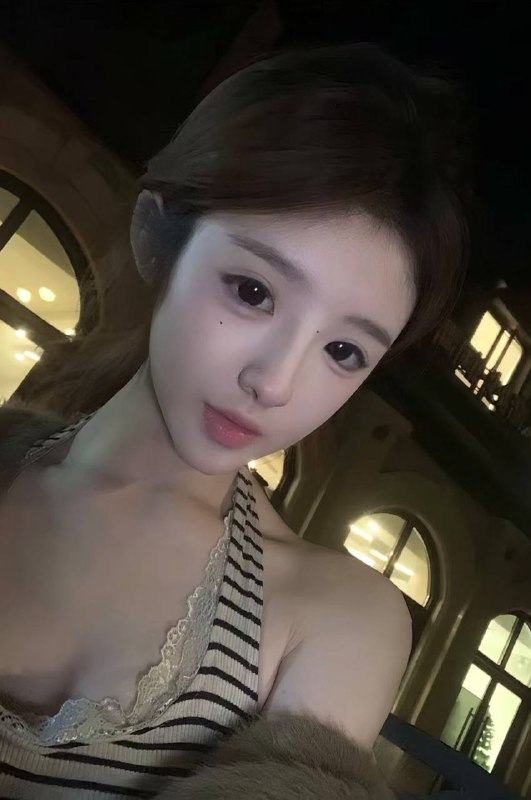 Cc身高：160cm体重：40g胸围：B06兼职学生 年龄小 听话懂事 各种姿势解锁🔓小巧玲珑 萝莉 JK🉑kiss🉑69🉑WT咨询热线：@AnnaGJ168