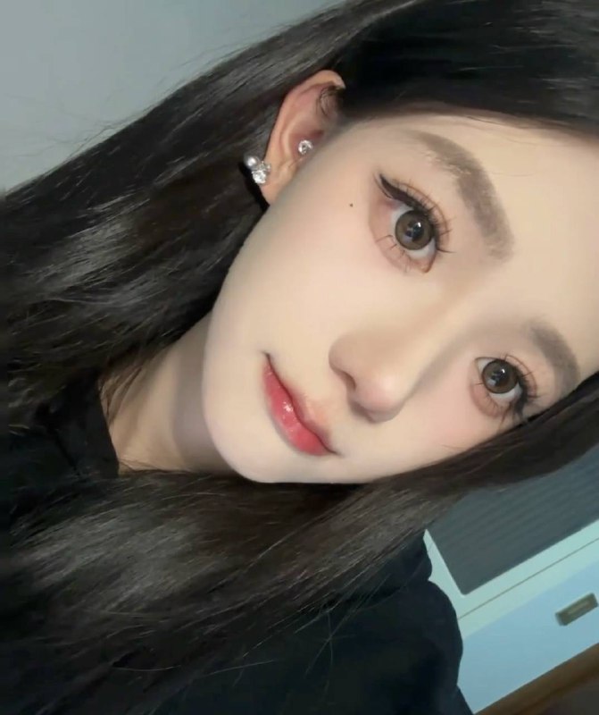 桃桃🍑03年 168 真🐻E圈外兼职 全身雪白甜美性格温柔有马甲线 蜜桃臀咨询热线：@AnnaGJ168