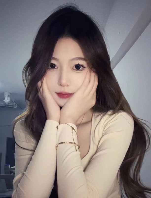 小冷身高：168cm体重：46kg胸围：C➕19岁学生 清纯 气质 高颜值 小细腰咨询热线：@AnnaGJ168