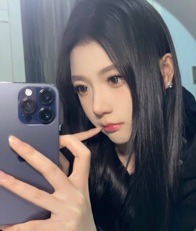 桃桃🍑03年 168 真🐻E圈外兼职 全身雪白甜美性格温柔有马甲线 蜜桃臀咨询热线：@AnnaGJ168