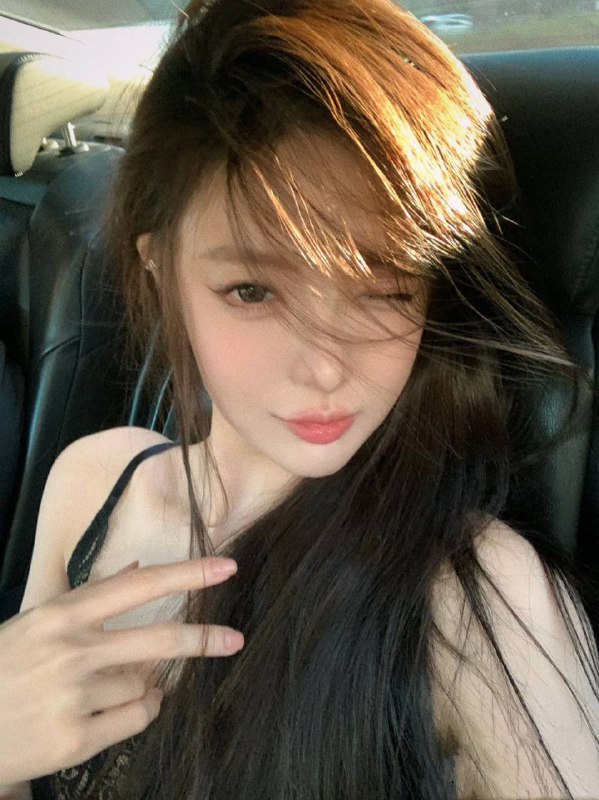 小樱03年清纯气质韩系氧气美女 真实在校生记忆中的白月光❄️女友体验感💕毫无风尘味萝御双修 可纯可烧🔥眼神拉丝会勾人身高170cm. 体重95斤.c🐻蜜桃臀🍑皮肤紧致雪白，↑↓粉嫩性格开朗大方 温柔可爱不事儿多态度佳 好评王❤咨询热线：@AnnaGJ168