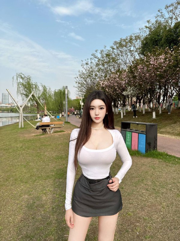 岚岚新人白🐯，三点粉嫩 短期兼职02年 168天然F  健身蜜桃翘臀性格极好 不催不事无套🉑🐍💋🉑69咨询热线：@AnnaGJ168