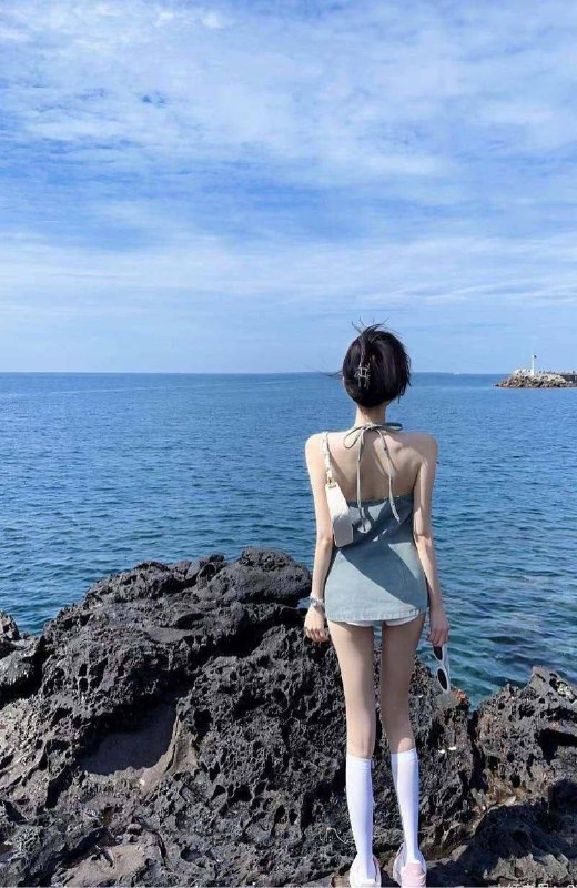 优优极品小纯全身0整清纯美少女  皮肤雪白  05年大二学生🧑‍🎓圈外兼职   馒头B  筷子🥢腿生活照  无风尘感 168cm🐻B  92斤乖巧听话  服务态度好  热情初恋女友感！咨询热线：@AnnaGJ168