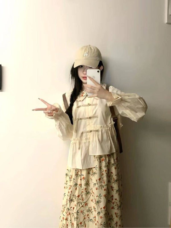 汤圆短期兼职学生🧑‍🎓，不容错过，皮肤光滑细腻，配合度高，刚⬇️💦，纯天然06年 165cm 44kg C性格温和，乖巧听话，声音甜美，给你女友般体验刚破处，无套🉑🐍💋🉑69给你极致般的享受咨询热线：@AnnaGJ168