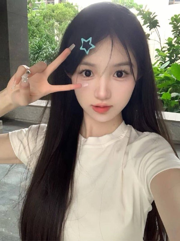 汤圆短期兼职学生🧑‍🎓，不容错过，皮肤光滑细腻，配合度高，刚⬇️💦，纯天然06年 165cm 44kg C性格温和，乖巧听话，声音甜美，给你女友般体验刚破处，无套🉑🐍💋🉑69给你极致般的享受咨询热线：@AnnaGJ168