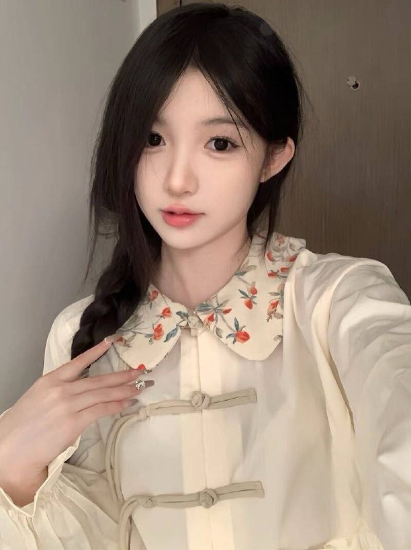 汤圆短期兼职学生🧑‍🎓，不容错过，皮肤光滑细腻，配合度高，刚⬇️💦，纯天然06年 165cm 44kg C性格温和，乖巧听话，声音甜美，给你女友般体验刚破处，无套🉑🐍💋🉑69给你极致般的享受咨询热线：@AnnaGJ168