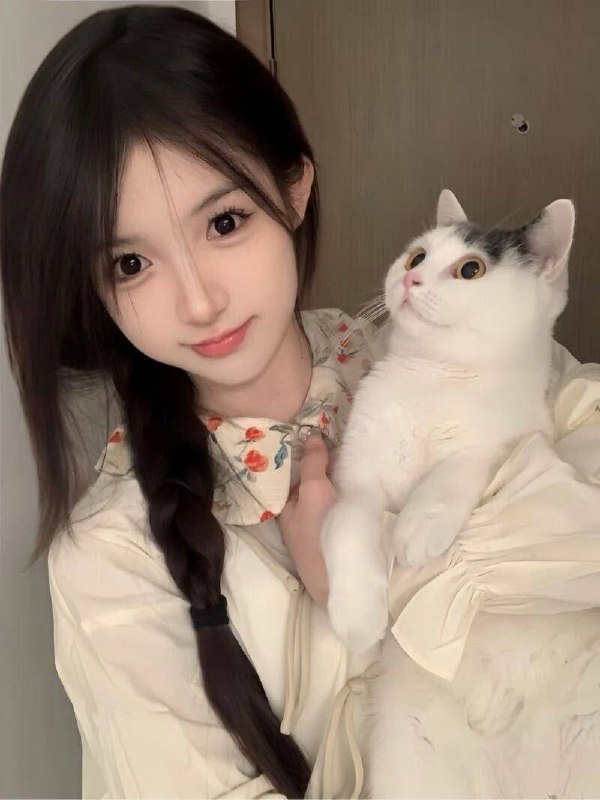 汤圆短期兼职学生🧑‍🎓，不容错过，皮肤光滑细腻，配合度高，刚⬇️💦，纯天然06年 165cm 44kg C性格温和，乖巧听话，声音甜美，给你女友般体验刚破处，无套🉑🐍💋🉑69给你极致般的享受咨询热线：@AnnaGJ168