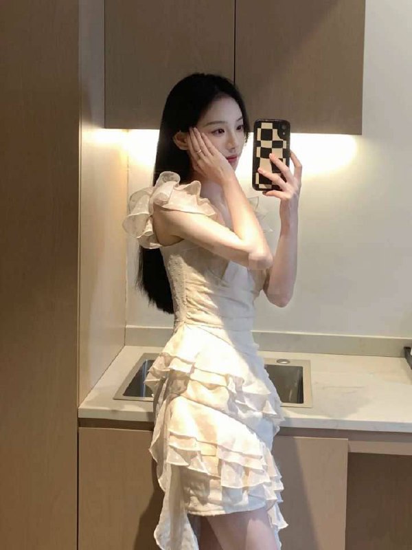 糖豆💕极品小纯 零整   05年 短暂兼职  年龄 20  165天然C➕🐻完美花瓶身  三点👙粉嫩.🐂🍺🐃🍺🐄🍺咨询热线：@AnnaGJ168