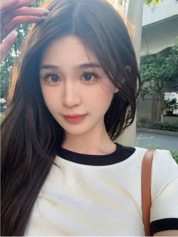 乐涵03 B+ 163 45kg 南方妹妹 大长腿 model身材五官精致 纯天然美女 没纹身 笑容甜美 听话听教 三点粉毛少 口窄 皮肤光滑 笑容好 秒破冰 三点粉嫩 配合度超高🉑🐍💋🉑69咨询热线：@AnnaGJ168