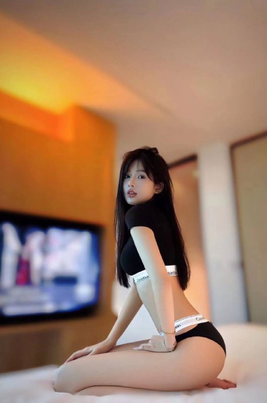 乐涵03 B+ 163 45kg 南方妹妹 大长腿 model身材五官精致 纯天然美女 没纹身 笑容甜美 听话听教 三点粉毛少 口窄 皮肤光滑 笑容好 秒破冰 三点粉嫩 配合度超高🉑🐍💋🉑69咨询热线：@AnnaGJ168