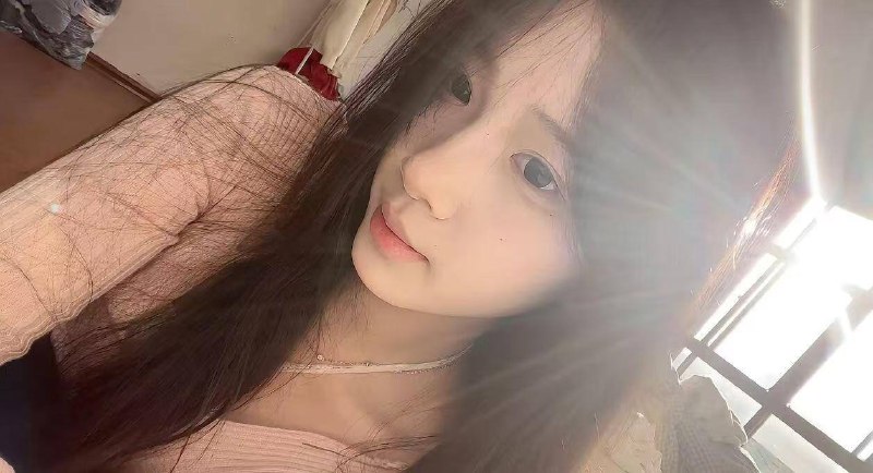 小琪在大学校园的活力氛围中，大三学妹小琪宛如一颗璀璨的新星，凭借 170cm 的高挑身材与仅 85 斤的轻盈体态，总能在人群中吸引目光。然而，她令人钦佩的远不止外表，利用课余时间兼职赚取生活费的经历，更彰显出她的独立与坚韧🉑WT🉑69🉑舌吻咨询热线：@AnnaGJ168