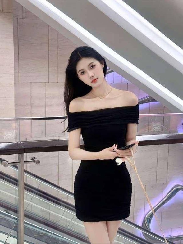 夏天身高/169体重/98 胸围/D年龄/02年擅长跳舞💃，🉑下腰，🉑一字马，做过主持，网络达人 淘宝模特 多才多艺，女朋友感十足咨询热线：@AnnaGJ168