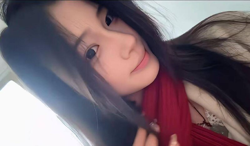 小琪在大学校园的活力氛围中，大三学妹小琪宛如一颗璀璨的新星，凭借 170cm 的高挑身材与仅 85 斤的轻盈体态，总能在人群中吸引目光。然而，她令人钦佩的远不止外表，利用课余时间兼职赚取生活费的经历，更彰显出她的独立与坚韧🉑WT🉑69🉑舌吻咨询热线：@AnnaGJ168