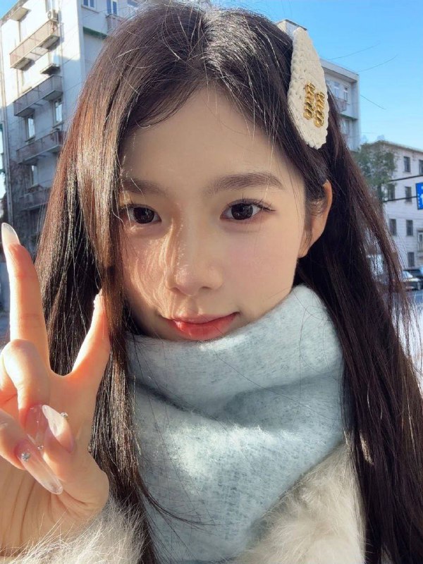 子俊•年龄/06年 身高/163 体重/82斤 胸围/ C洋气，邻家女孩，无风尘味，妈生脸、无纹身，bxc天花板，肌肤雪白，世间美女千千万，唯有天然最好看，素颜🉑见，配合度高，脸上一支玻尿酸都没有全身纯天然0整 皮肤白嫩光滑 ～🫧🫧清纯甜美 素质极高咨询热线：@AnnaGJ168