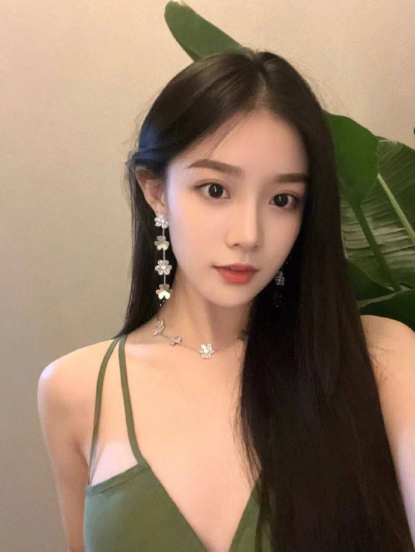 囡囡豪奶杯杯有情怀 有事业线更有事业心波大任性豪放派🌟技术到位够全面高级脸真🐻小馒bi  皮肤粉白丝滑温柔体贴不催不事儿凹凸有致咨询热线：@AnnaGJ168