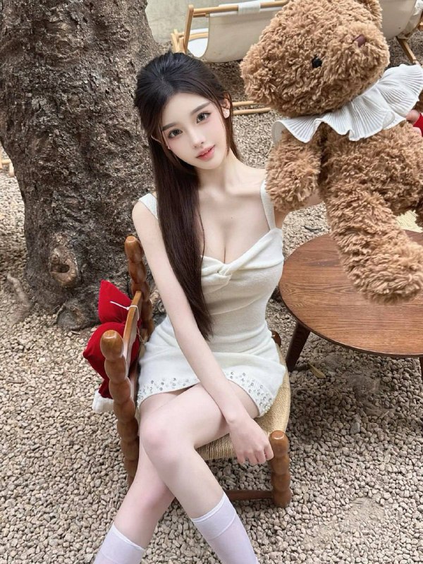 菲菲年龄22、身高168、体重48kg、🐻c 所见即所得🈵🈵女友感性感撩人🫦，一碰就哗哗流水 奶白皮肤咨询热线：@AnnaGJ168