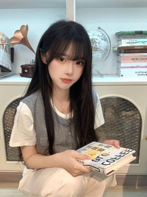 简介🎀身高168 体重92 罩杯：c⬆️⬇️粉嫩 处女感，刚破处首次下海，一个客不认识单纯可爱，青涩懵懂，傻白甜，有耐心，性格好咨询热线：@AnnaGJ168