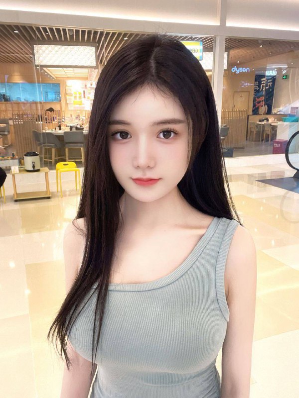 ✿身材前凸后翘 人前高冷清纯人后骚 绝对强烈反差小母狗🍑✿皮肤雪白 牛奶肌肤 只接待素质客 真人比照片好看🍑咨询热线：@AnnaGJ168