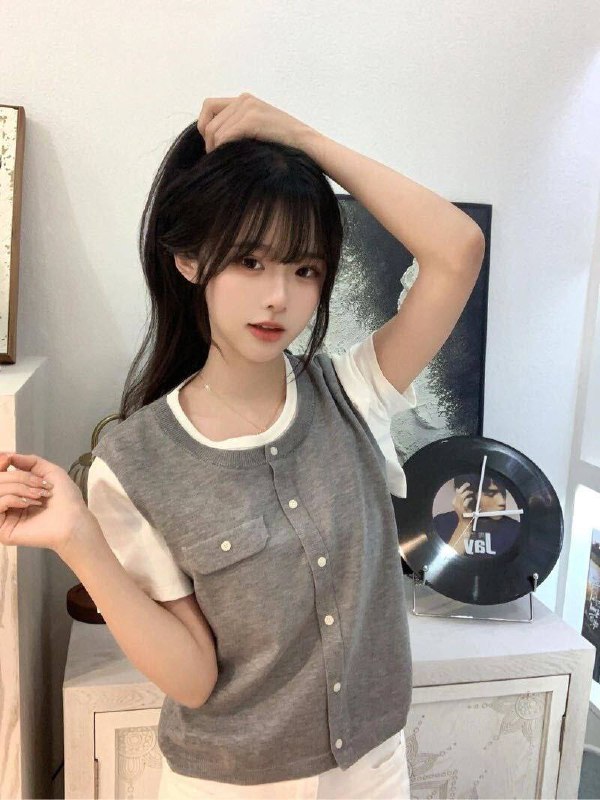 简介🎀身高168 体重92 罩杯：c⬆️⬇️粉嫩 处女感，刚破处首次下海，一个客不认识单纯可爱，青涩懵懂，傻白甜，有耐心，性格好咨询热线：@AnnaGJ168