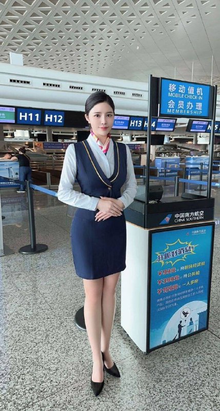 空姐✈️69蛇纹，没纹身，少酒✌💓第一美腿，肤白貌美，蜂腰翘臀💓无整容、天然美肌高级脸💓🐍纹青趣⑥⑨私袜 体验绝佳床上妖姬💓大长腿 S身材 完美演绎当代玛丽莲梦露咨询热线：@AnnaGJ168