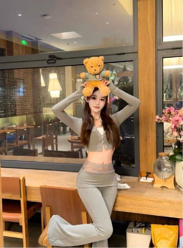 🌸理想女友✔乖巧纯欲极品• 𝐇𝐞𝐢𝐠𝐡𝐭身高/172• 𝐖𝐞𝐢𝐠𝐡𝐭体重/94• 𝐁𝐮𝐬𝐭胸围/D+• 𝐎𝐜𝐜𝐮𝐩𝐚𝐭𝐢𝐨𝐧职业/ 平面模特• 𝐒𝐩𝐞𝐜𝐢𝐚𝐥𝐢𝐭𝐲特长/声音甜美 温柔• 𝐇𝐨𝐛𝐛𝐲兴趣/健身🏋🏻旅行全身无赘肉 S型身材 本人比照片漂亮💎贴心小女友 大长腿💎气质大牌  皮肤白嫩咨询热线：@AnnaGJ168