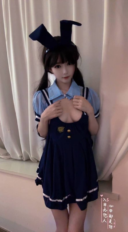 小桃06年 163 85斤超瘦 32D可爱又纯欲 迷人小翘臀可MWT(需双测)全能选手 情趣 JK lo裙 COS 道具齐全初恋般的感受咨询热线：@AnnaGJ168