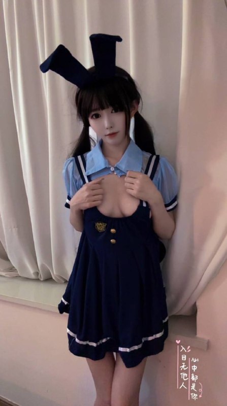 小桃06年 163 85斤超瘦 32D可爱又纯欲 迷人小翘臀可MWT(需双测)全能选手 情趣 JK lo裙 COS 道具齐全初恋般的感受咨询热线：@AnnaGJ168