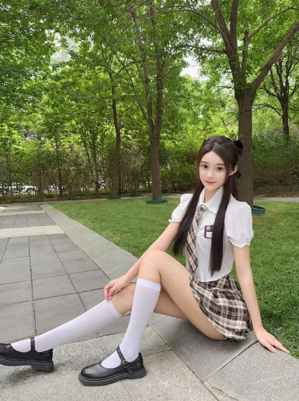 #岚岚年龄：23      身高：167cm体重：48      胸围：C服务：活泼可爱，情趣内衣，丝袜制服69kiss，丝袜，调情咨询热线：@AnnaGJ168