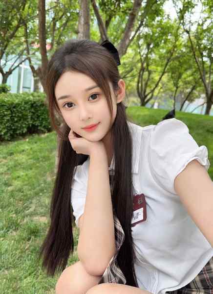 #岚岚年龄：23      身高：167cm体重：48      胸围：C服务：活泼可爱，情趣内衣，丝袜制服69kiss，丝袜，调情咨询热线：@AnnaGJ168