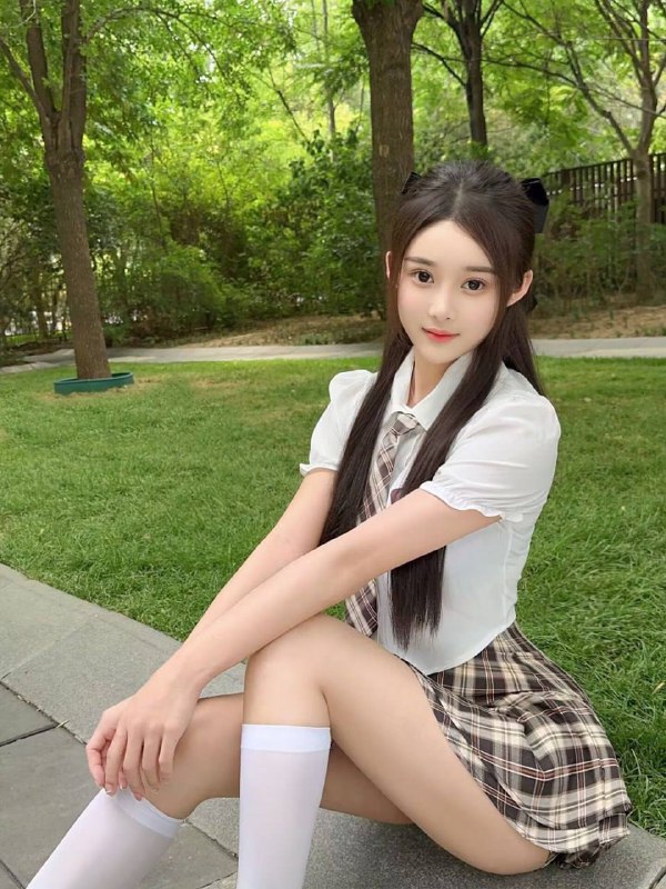 #岚岚年龄：23      身高：167cm体重：48      胸围：C服务：活泼可爱，情趣内衣，丝袜制服69kiss，丝袜，调情咨询热线：@AnnaGJ168