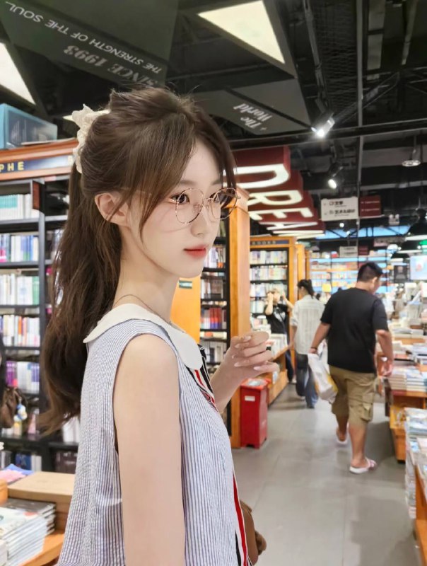 广州🌹甜甜真06在读学妹短期兼职可能我是你生命里一个过客 但你不会遇见第二个我•あなたといっしょ一緒にいいよる夜をすごし過ごしたいです   兼职生首次下氵 刚破小甜甜✨在校文艺生✨171🐻C A4腰 真实腿精✨44kg‼️『喜胖勿拍』✨清纯甜美气质小白甜✨真实0整全脸可捏🤏毫无风尘甜甜