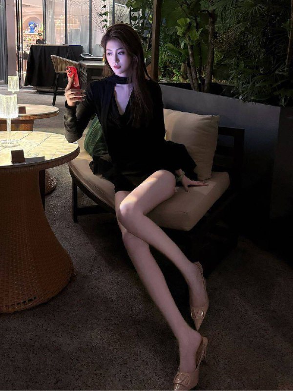 广州🏠💛💛💛慧🦜纯天然无整，在职平面女模，绫丝袜品牌签约腿模，抖音/小红书网红博主职业：平面模特、网红博主身高：173CM体重：50KG三围：75-68-96年龄：2003常居地：广州兼职短开，极少接，气质商务型，可甜可御👩人照合一！！见客必囍！情商高，懂应酬待客和礼节！！🉑69🉑丝袜🉑口🈚套吹 可车震 兼职只外出硬5慧