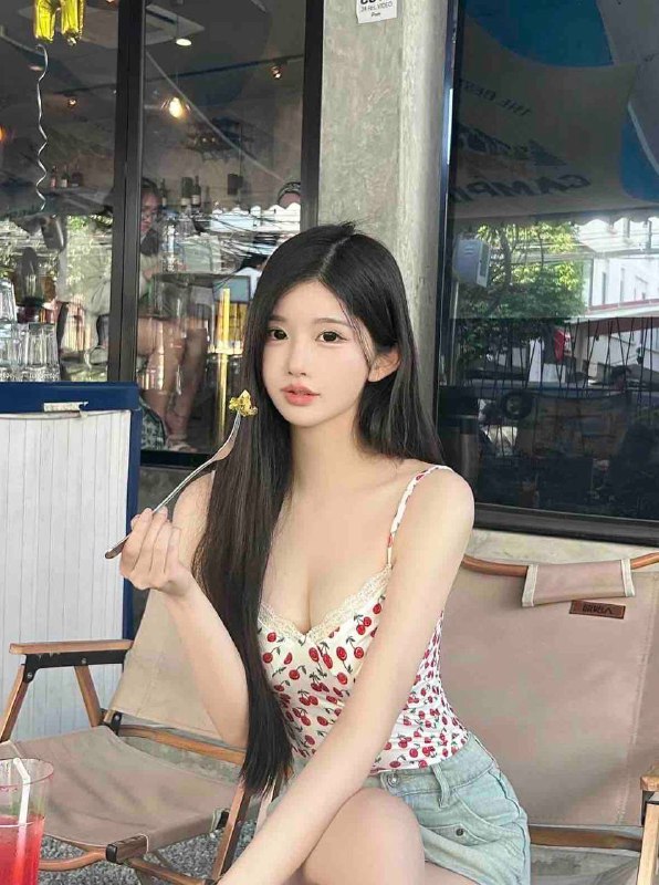 广州 甜甜🏠白🐯粤语04年 167🐻D 广州本地人白虎可爱型 完美女友feel皮肤细腻雪白 不催不事维维