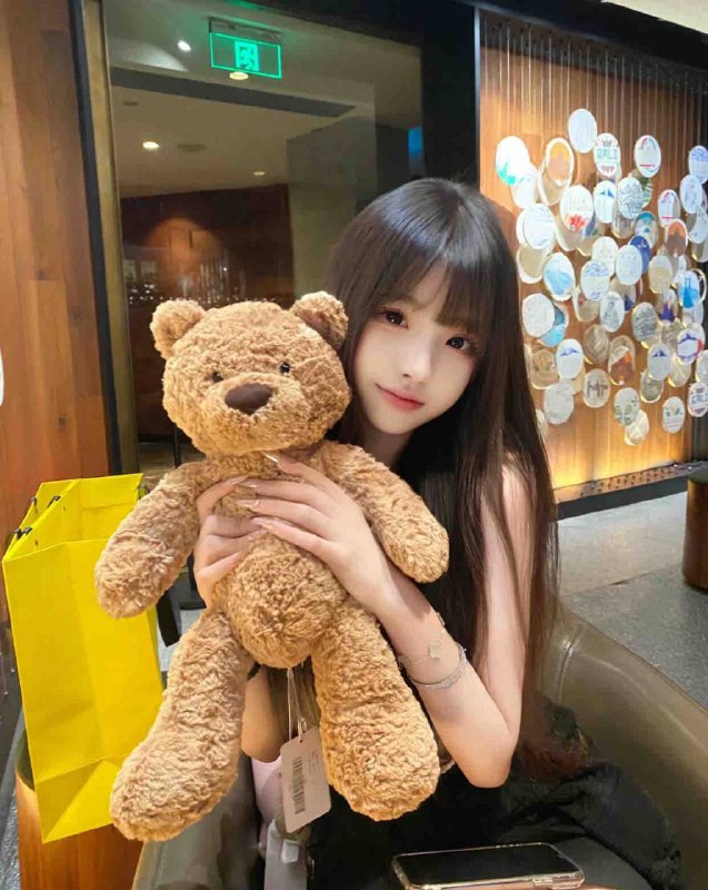 广州阿宝🏡叶欣欣05 168C 白小纯 粤语广东人 会粤语 在校大学生清纯甜美 温柔型全身无整容甜美少女う小清新 性格nice168 36C 白瘦幼 合法少女俏皮无辜小鹿眼 干净透亮肌