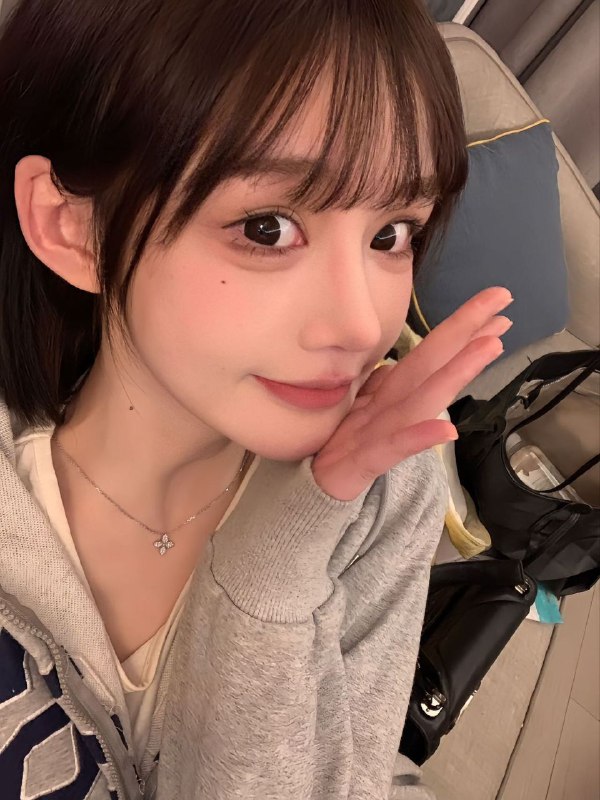 广州优乐美(在校大学生）身高：165体重：43kg年龄:   20岁罩杯:   F 𝐜𝐮𝐩•甜美纯欲🎀乖巧懂事 性格温柔开朗活泼  服务Nice  给您女友体验希望你的到来，让我的每一条黑丝都变得有意义。