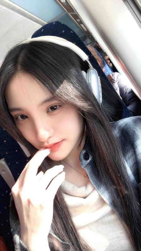 广州🌹瑶瑶🉑yet wt天然无整🉑粤语05 身高168🐻c 有一点小纹身 有学生证瑶瑶yt wt