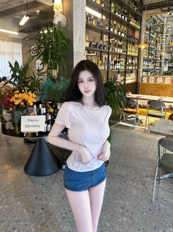 阿哲🏠艾晴🦜W南方歌舞团演员• 𝟏70e情商在线.会聊天.瑜伽.普拉提🧘‍♀️健身• 穿着气质大牌  性格温柔 谈吐大方得体网红清纯款.皮肤白嫩.吹弹可破.完美马甲线s身材身材一流女友式高大尚服务。皮肤雪白如玉御姐大米艾晴硬5