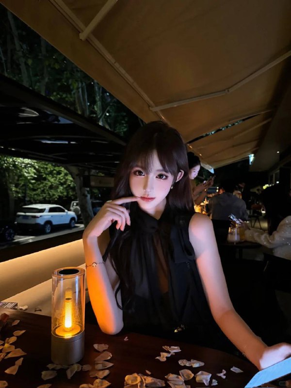 广州阿哲🏠新人💛💛💛白净大长腿 极品烧杯 人间尤物平面模特 ｜Age: 20  Bust: DHeight: 170｜Hobby：游泳｜瑜伽｜贝斯性感温柔｜端庄大方｜洋气大牌｜谈吐优雅｜温柔随和｜魔鬼身材｜————————————————————配合度极高 柔韧度极好 腰臀比完美 小腹无赘肉恩御姐小小
