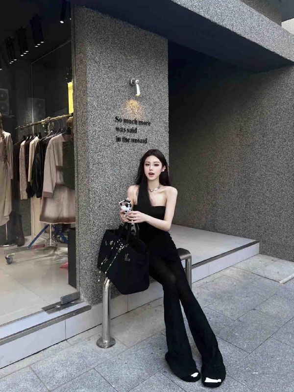 广州 𝐕𝐢𝐧𝐜𝐞•文斯🌤️惠子·御姐• 𝐇𝐞𝐢𝐠𝐡𝐭身高/175• 𝐖𝐞𝐢𝐠𝐡𝐭体重/98• 𝐁𝐮𝐬𝐭胸围/D• 𝐀𝐠𝐞年龄/𝟐2✔️性格温柔 极品妹儿✔️匀称无赘肉 皮肤巨白✔️凹凸有致s身材 紧致润滑💦#天河区#御姐