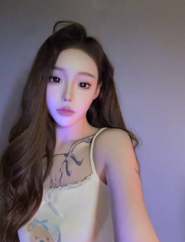 广州🌹极品清纯甜妹 特别乖年龄：04身高:168 体重：40kg真实🐻D全身零整纯天然小妹妹⬆️⬇️粉嫩🉑甜🉑欲身材比例及好  刚⬇️💦的小妹妹第一眼就是心动的感觉❤️初恋般的激情和甜美期待与你在一起的时元元